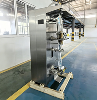 Machine de remplissage et d'emballage liquide continu pour sachets de yaourt, d'eau, de boissons, de jus, de lait et de sauces