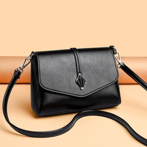 Sac à bandoulière luxueux en PU de créateur. La doublure intérieure est en polyester. Il convient à un usage quotidien. 5701 - Product Image 2