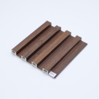 Panneau mural élégant et luxueux en WPC, résistant aux chocs, imperméable, ignifuge, à grain de bois, sans formaldéhyde, pour l'intérieur