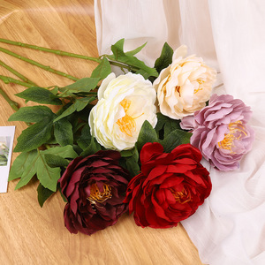 Fleur de pivoine artificielle en soie de 14 cm, haute simulation, accessoire de photographie de mariage en extérieur avec feuilles de 72 cm de long - Product Image 1