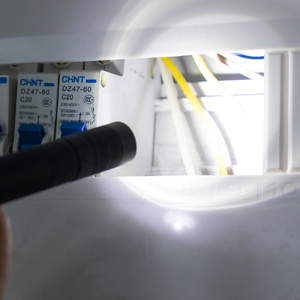 Linterna de Bolsillo Telescópica Recargable de Aluminio, Linterna Portátil para Uso Táctico de <span class=keywords><strong>Emergencia</strong></span> al Aire Libre, Linterna EDC - Product Image 6