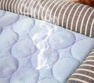 <span class=keywords><strong>Puda</strong></span> Fabricante's Best Seller Summer Cooling Cat Mat Pad Patrón sólido Venta al por mayor Cama para perros para calmar mascotas - Product Image 5