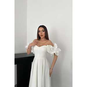 Robe de soirée en satin blanc cassé en gros avec manches et plis ballon - Product Image 3