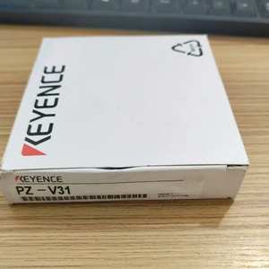 NEW KEYENCE PZ-V31 Laser Sensors Photoelectric Switch Sensors Detector - Product Image 1