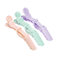 Vente en gros de pinces à cheveux en plastique multicolores antidérapantes durables et réutilisables pour salon professionnel, avec poignée ergonomique incurvée, personnalisables