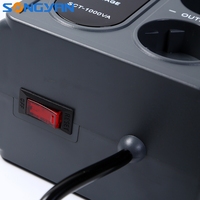 Vente en gros Mini régulateur de tension AVR à affichage LED avec courant monophasé à 2 prises Nouveau mini stabilisateur de tension à affichage LED