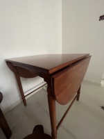 Table à manger carrée en bois massif pliante rétro française petite table ovale en rondin de salle à manger antique ins de ménage