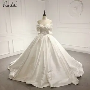 Ruolai OWD-H2311จีบที่ทันสมัยผ้าซาตินที่มีโบว์ปิดไหล่ชุดเจ้าสาวชุดบอลชุดแต่งงาน