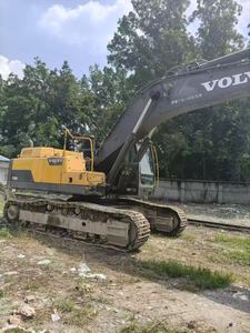 Excavatrice sur chenilles Volvo EC380DL d'occasion de 38 tonnes, d'origine usine et de couleur d'origine, avec services de rénovation - Product Image 3