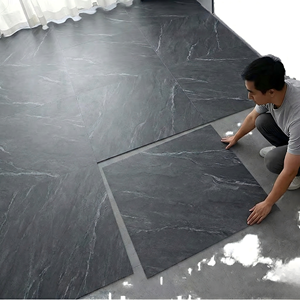 Dalles de sol flottantes durables à emboîtement pour abri portable en LVT et revêtement de sol temporaire pour événements et expositions automobiles - Product Image 1