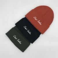 Bonnets en acrylique tricotés de haute qualité avec patch personnalisé sur le devant, logo brodé au dos, motif à pois camouflage pour le milieu professionnel