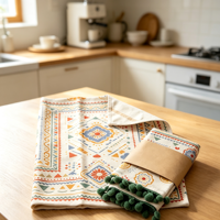 Essuie-tout décoratif Hoshom avec bordure à pompons, en coton, impression vive, personnalisable, motif scène de cuisine merveilleuse
