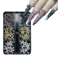 Décorations d'ongles DIY les plus populaires avec des chaînes en métal 3D punk croix or et argent et des strass, accessoires pour la manucure