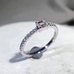 Anello con Design Geometrico Rettangolare Elegante per Donne - Product Image 3