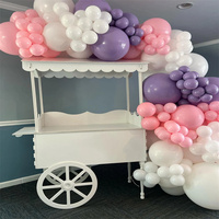 Chariot mobile cylindrique 2026 en promotion pour fleurs, bonbons et chocolats, présentoir sur roulettes