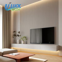 Panneaux muraux WPC incurvés modernes de haute qualité, ignifuges et imperméables, pour l'intérieur des hôtels, salles de bain, salles à manger, salons et fonds de télévision
