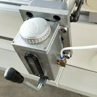 Soldadora automática de cuatro esquinas para marcos de ventanas de PVC con control PLC Mitsubishi
