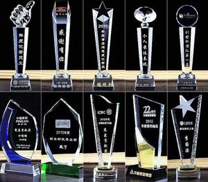 Vente en gros de trophée d'ange en cristal acrylique de style Feng Shui avec plaque en métal gravure personnalisée pour souvenirs et modèles - Product Image 5