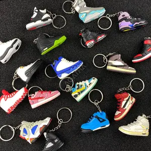 2024 bán buôn thể thao Quà tặng khuyến mãi 3D tùy chỉnh cầu thủ đội bóng cao su PVC Sneaker Móc Chìa Khóa Keyring bóng rổ Giày Keychain