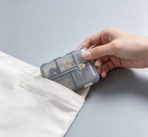 Portapillole in Plastica PP con 10 Scomparti, Contenitore Sigillato per Medicinali, Mini Organizzatore per Farmaci da Viaggio per Uso Quotidiano e All'aperto - Product Image 2