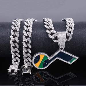 Colgantes <span class=keywords><strong>de</strong></span> cristal/stras <span class=keywords><strong>de</strong></span> aleación <span class=keywords><strong>de</strong></span> zinc chapados en oro/plata con logo <span class=keywords><strong>de</strong></span> equipo <span class=keywords><strong>de</strong></span> baloncesto y notas musicales, estilo <span class=keywords><strong>hip</strong></span> <span class=keywords><strong>hop</strong></span>, los más vendidos para fiestas. - Product Image 2