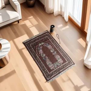 Alfombra de oración de chenilla con diseño floral en caja de regalo negra, 70x110 cm, base antideslizante, adecuada para acampar, viene con un rosario de 99 cuentas. - Product Image 1