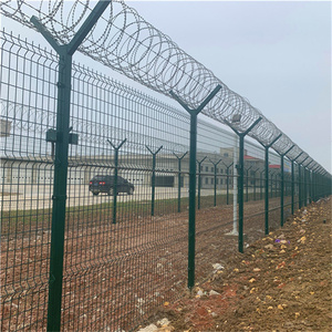 WPC 3D 커넥터 메탈 양면 와이어 게이트 아연 도금 곡선 비닐 펜스 탑 가시 패널 생산 - Product Image 2