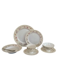 Ultra-belle assiette en céramique florale violette Nouveau style français Soucoupe jetable pour tasse à thé de l'après-midi avec plante
