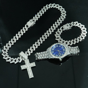 Set Collana e Bracciale da Uomo <span class=keywords><strong>con</strong></span> Catena Cubana da 15mm <span class=keywords><strong>con</strong></span> Diamanti, <span class=keywords><strong>Ciondolo</strong></span> Regina alla Moda Hip Hop <span class=keywords><strong>con</strong></span> Catene Complete - Product Image 2