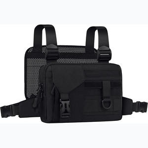 Échantillon gratuit Sac de poitrine tactique rétro pour homme avec bandoulière sous le bras en PU Sac à bandoulière multifonctionnel de mode extérieur Pur - Product Image 2
