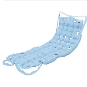 Colchón de aire antiescaras de PVC transpirable con 24 orificios para pacientes postrados en cama y cuidados de enfermería - Product Image 2