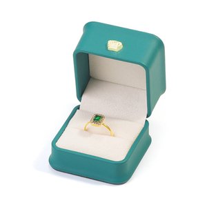 Giá nhà máy mới sang trọng bán buôn vàng trắng biểu tượng tùy chỉnh PU da Vòng cổ bông tai Jewel Hộp nhẫn đối với trang sức bao bì - Product Image 5