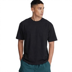 T-shirt uni noir surdimensionné à manches courtes et col rond pour homme, style streetwear - Product Image 4