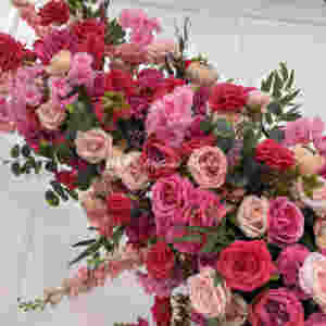 Arche de mariage en fleurs artificielles roses en gros, grandes fleurs en soie de 6-7 pieds, décoration de fond de mariage écologique - Product Image 3