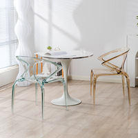 Chaise de salle à manger empilable AVA en cristal avec dossier au design moderne pour la maison, la villa, le bureau, les événements de mariage