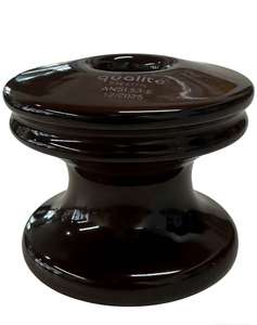 ฉนวนแกนกระเบื้องเซรามิกสีน้ำตาล ANSI 53-2 ความแข็งแรงในการดึง 13.3 กิโลนิวตัน ทนแรงดันไฟฟ้า 25 กิโลโวลต์ สำหรับสายไฟฟ้าแรงดันต่ำ - Product Image 3