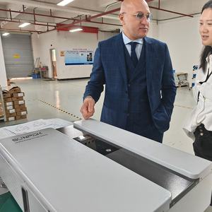 Guangdong Kwaliteit Lifepo4 Cellen Powerwall 2 48V 12kwh 13.4kw 15kwh Inverter Heftruck Huis Opslag 100ah Capaciteit Bms Anode - Product Image 2