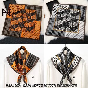 Foulard Quadrato Piccolo con Motivo a Pois Rosa 70x70cm Accessorio di Moda per Donne - Product Image 3