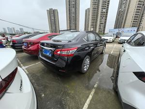 นิสสัน ซิลฟี่ ปี 2014 เครื่องยนต์ 1.6 ลิตร เกียร์ CVT รถเก๋ง - ภายในระดับพรีเมียมพร้อมเบาะหนัง  ผ้าคลุมเบาะรถยนต์  ไฟ DRL แบบ LED - Product Image 4