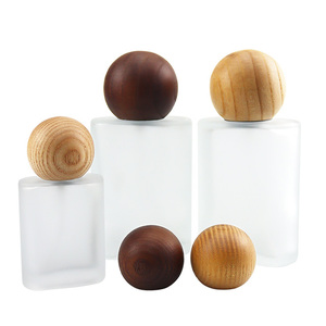 Tapa redonda de madera de Fresno WeWood de Vietnam con tapa de corona de recorte de color para embalaje de botellas de perfume - Product Image 2