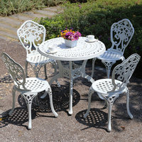 Ensemble de mobilier d'extérieur européen en aluminium moulé trois pièces pour balcon d'hôtel, table à thé démontable et deux chaises