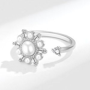 Exquisitos Anillos Giratorios de Copo de Nieve con Zirconia Geométrica y Concha de Cobre, Chapados en Oro, Flor Giratoria, Joyería Antiestrés y Antirrotura, Regalo - Product Image 3