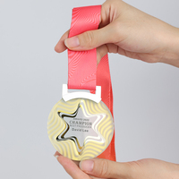 Médaille en verre et cristal éco-responsable de haute qualité, nouvelle arrivée 2024, polie et gravée en forme d'étoile à six branches, avec boîte cadeau OR/BLEU/ARGENT