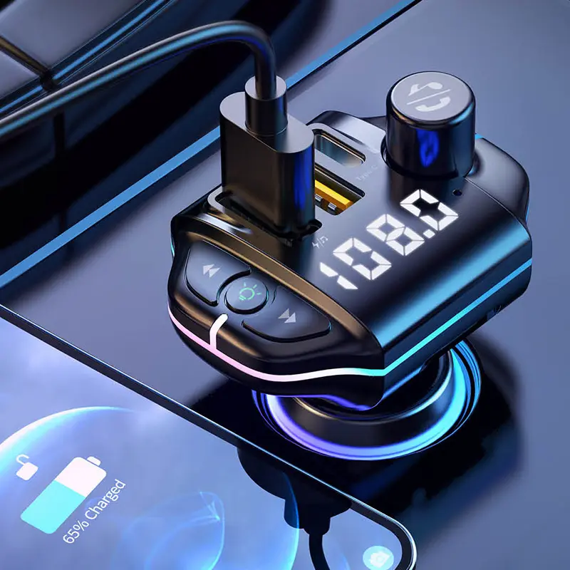 Vendita calda 7 luci colorate trasmettitore Fm per auto 3.1A doppio caricatore per auto multifunzione lettore MP3