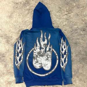 เสื้อฮู้ดแบบสวมหัวมีฮู้ดผ้าโพลีเอสเตอร์พิมพ์ดิจิตอลไล่ระดับสีตาม100% ที่กำหนดเอง - Product Image 3