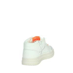 Zapatillas deportivas blancas de lona para niños, estilo moderno. - Product Image 3
