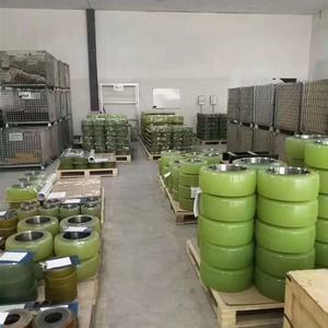 อายุการใช้งานยาวนาน254X120X169 Mm โพลียูรีเทน PU กดบนยางสำหรับรถยกไฟฟ้าโตโยต้า/รถยก Reach/รถบรรทุกพาเลท - Product Image 5