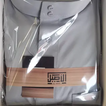 Hoge Kwaliteit Fabriek Levering Alaseel Islamic Arab Kaftan Jubba Saudi Solid Colour Moslim Heren Saudi Gewaad