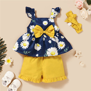 Vêtements d'été pour filles, haut à bretelles fleuri avec nœuds + short en dentelle + ceinture, 3 pièces, vente en gros de vêtements pour enfants, vêtements pour petites filles, boutique de vêtements - Product Image 3