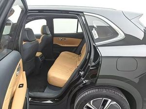 Geely Galaxy Starship 7 EM-i 2026, SUV Híbrido Más Vendido, 135 km de Autonomía, Carga Inalámbrica para Teléfono, Entrada sin Llave - Product Image 6